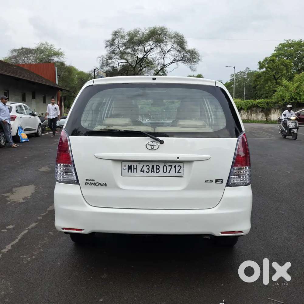 Toyota Innova G4 2010 Model.