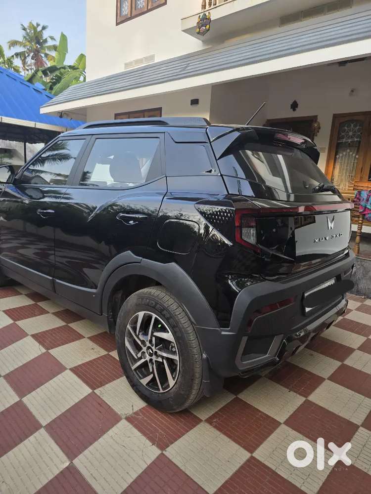 Mahindra Xuv 3x0 Ax5 At