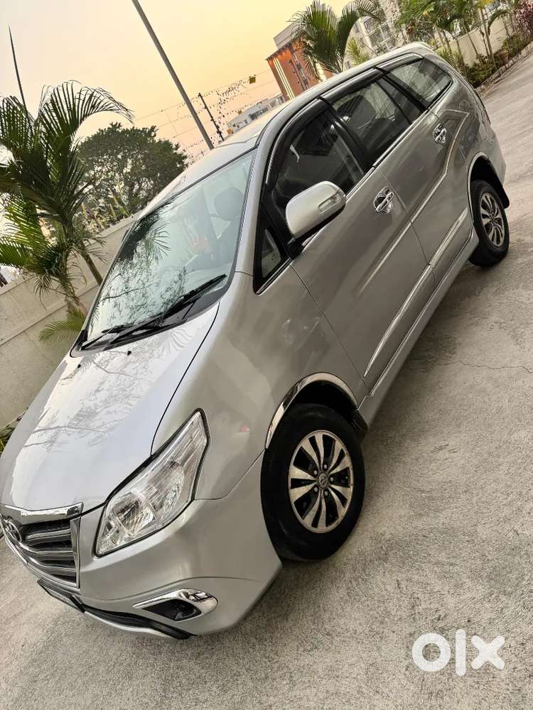 Toyota Innova 2015 Diesel Well Maintained With Show Room Track