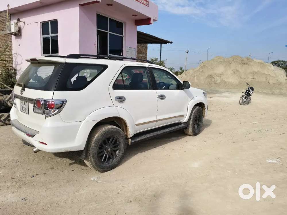 Toyota Fortuner 2015