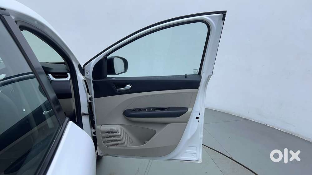 Renault Triber Rxz Easy-r Amt, 2023, Petrol