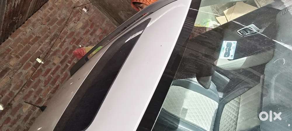 Hyundai Venue E Plus 2024 Petrol 6800 Km Driven With Sunroof