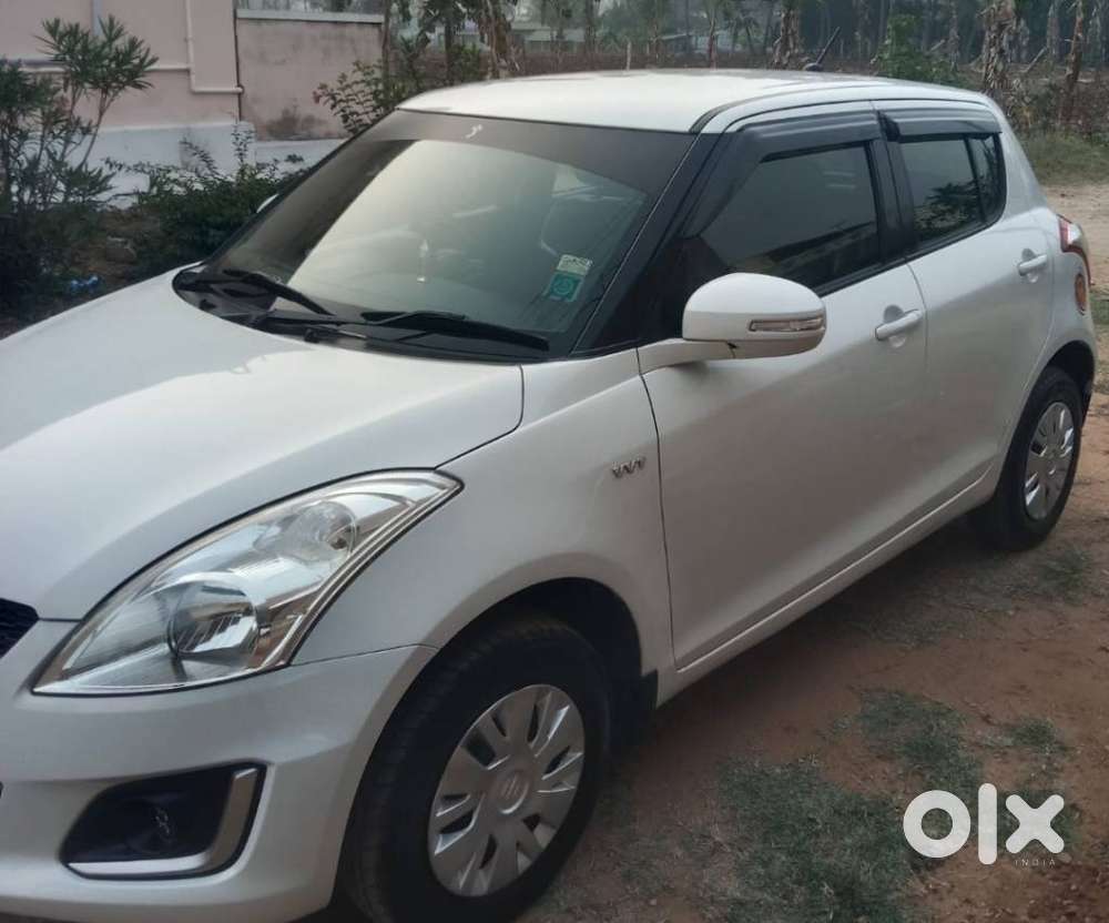 Maruti Suzuki Swift Vxi Optional, 2016, Petrol