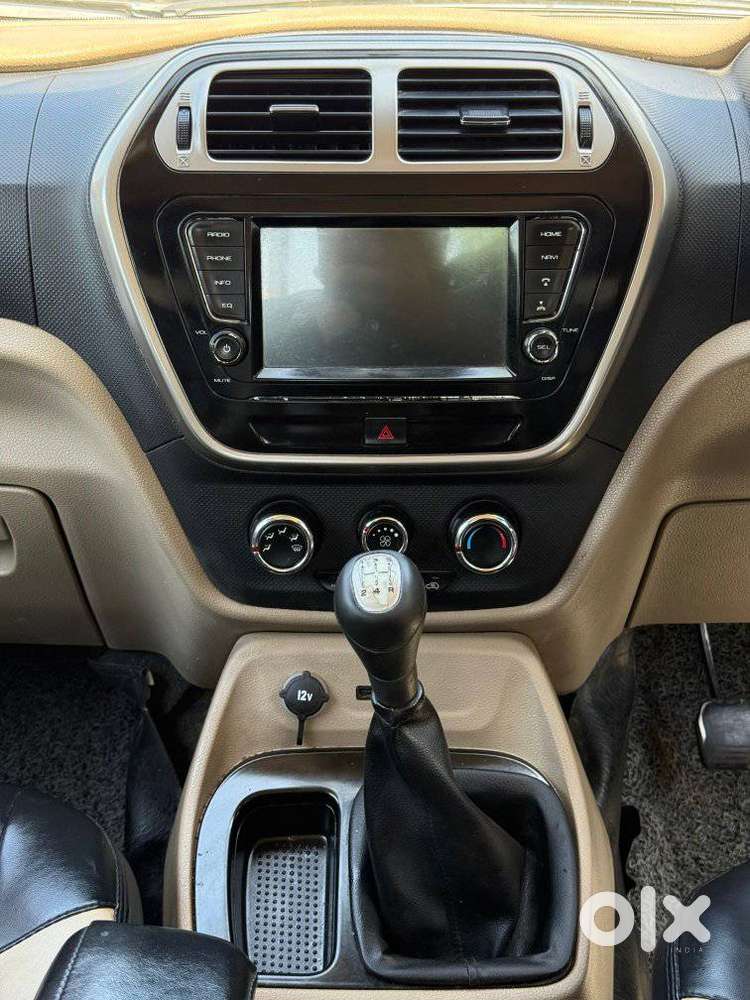 Mahindra Tuv 300 T10, 2019, Diesel