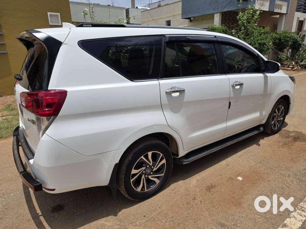 Toyota Innova Crysta 2.4 V 8 Str, 2025, Diesel
