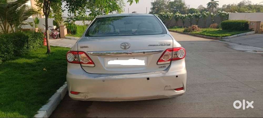 Toyota Corolla Altis (2011)