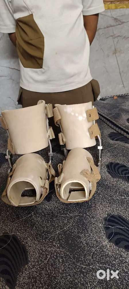 Artificial knee support