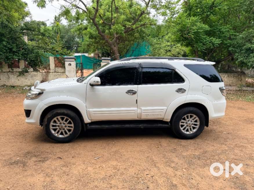 Toyota Fortuner 3.0 Ltd, 2012, Petrol