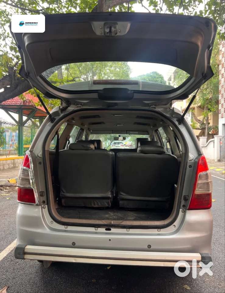 Toyota Innova 2.5 G (diesel) 8 Seater Bs Iv, 2016, Diesel
