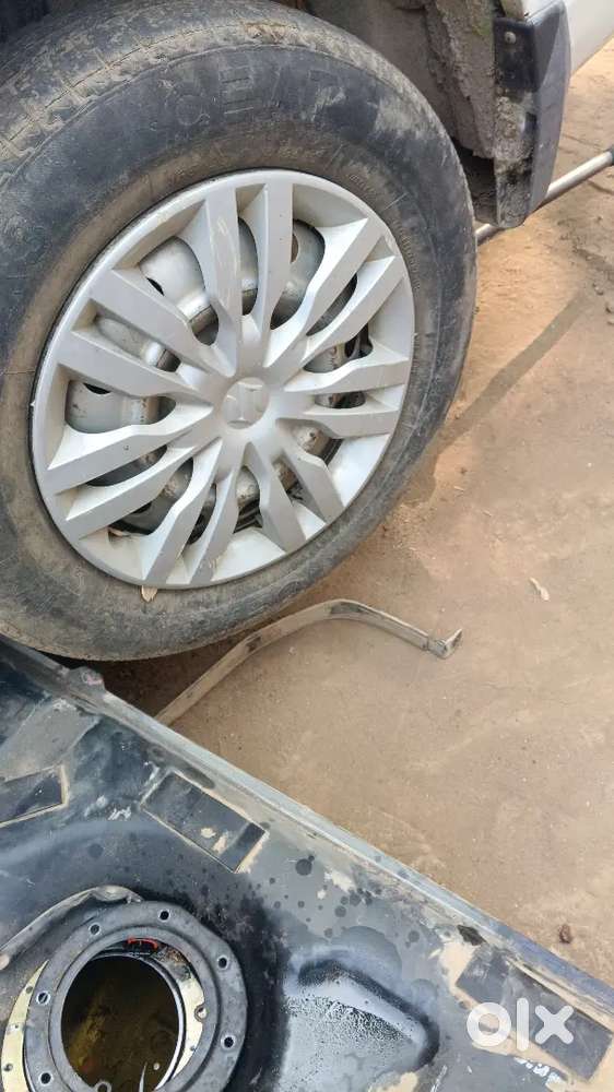 Nice Car Jisko Bhi Lena Hai Le Lo