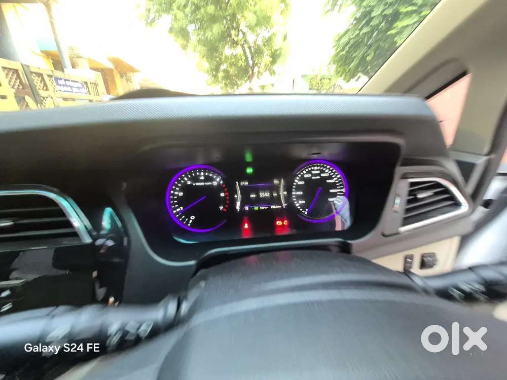 Mahindra Marazzo M6 Plus 2025