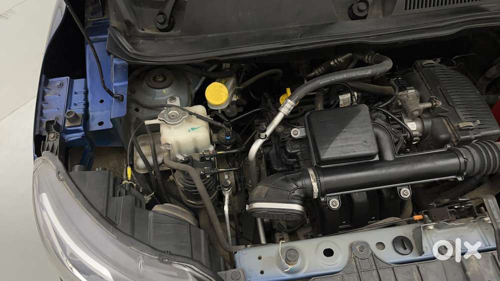 Renault Triber Rxz, 2022, Petrol