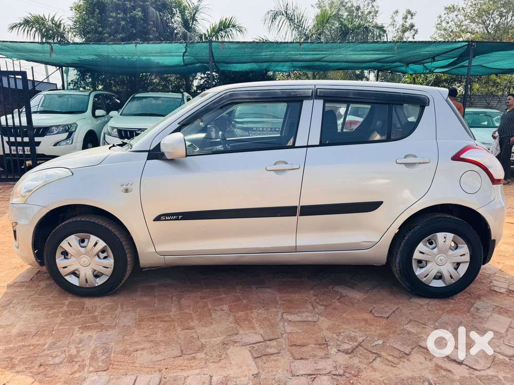 Maruti Suzuki Swift Lxi Option, 2016, Petrol