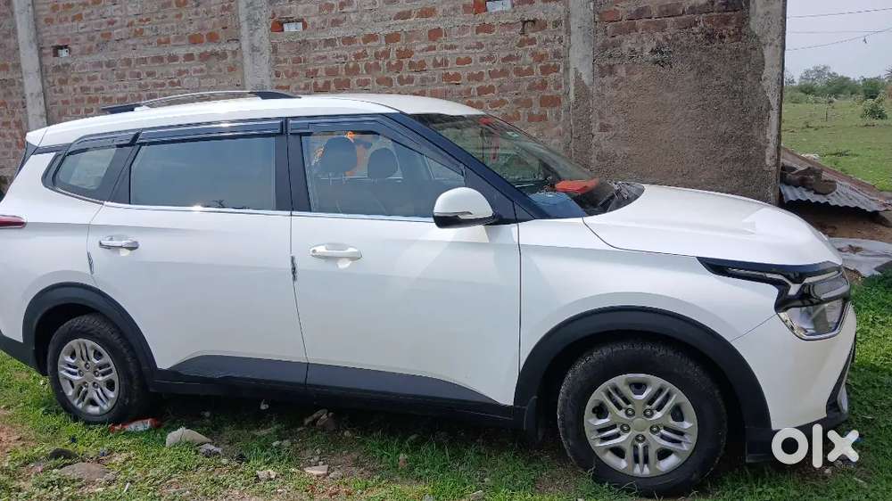 Kia Carens 2024 Premium