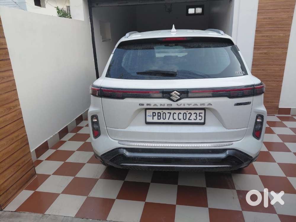 Maruti Suzuki Grand Vitara 2023 Petrol Well Maintained