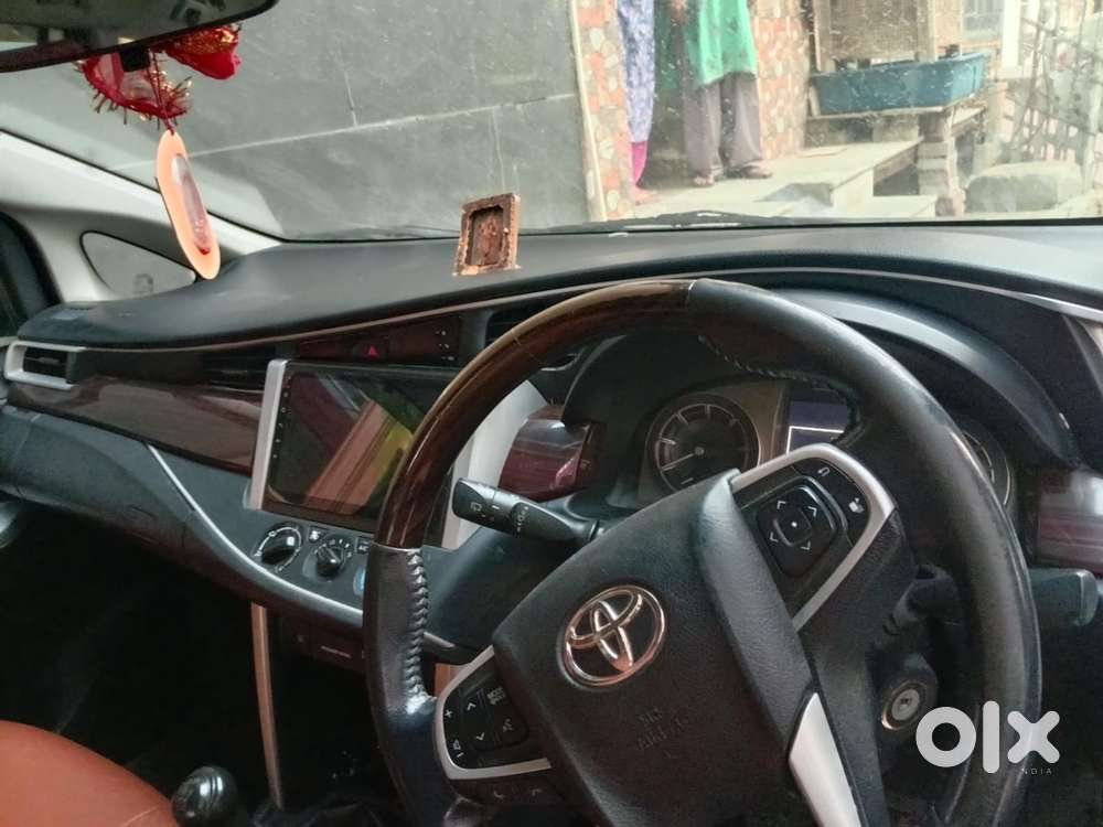 Toyota Innova Crysta 2017