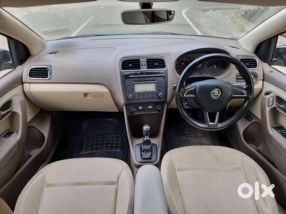 Skoda Rapid [2016-2018] 1.6 Style Plus Mpi At, 2016, Petrol