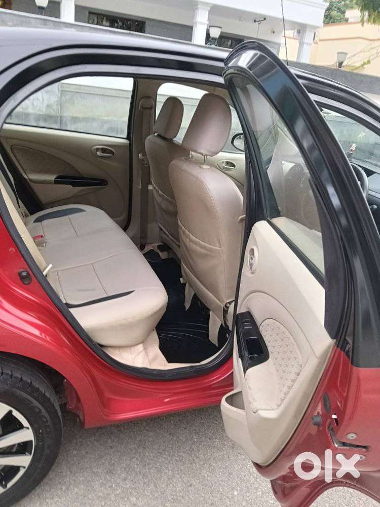 Toyota Etios Liva V Dual Tone, 2019, Petrol