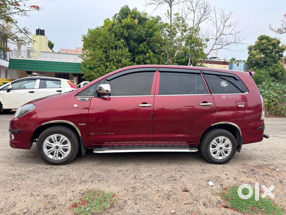 Toyota Innova 2.5 Gx 8 Str Bs-iii, 2010, Diesel