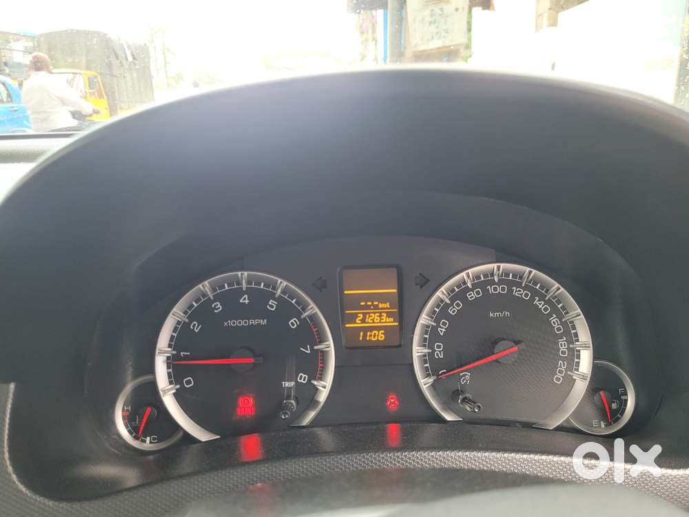 Maruti Suzuki Swift Vxi + Manual, 2015, Petrol