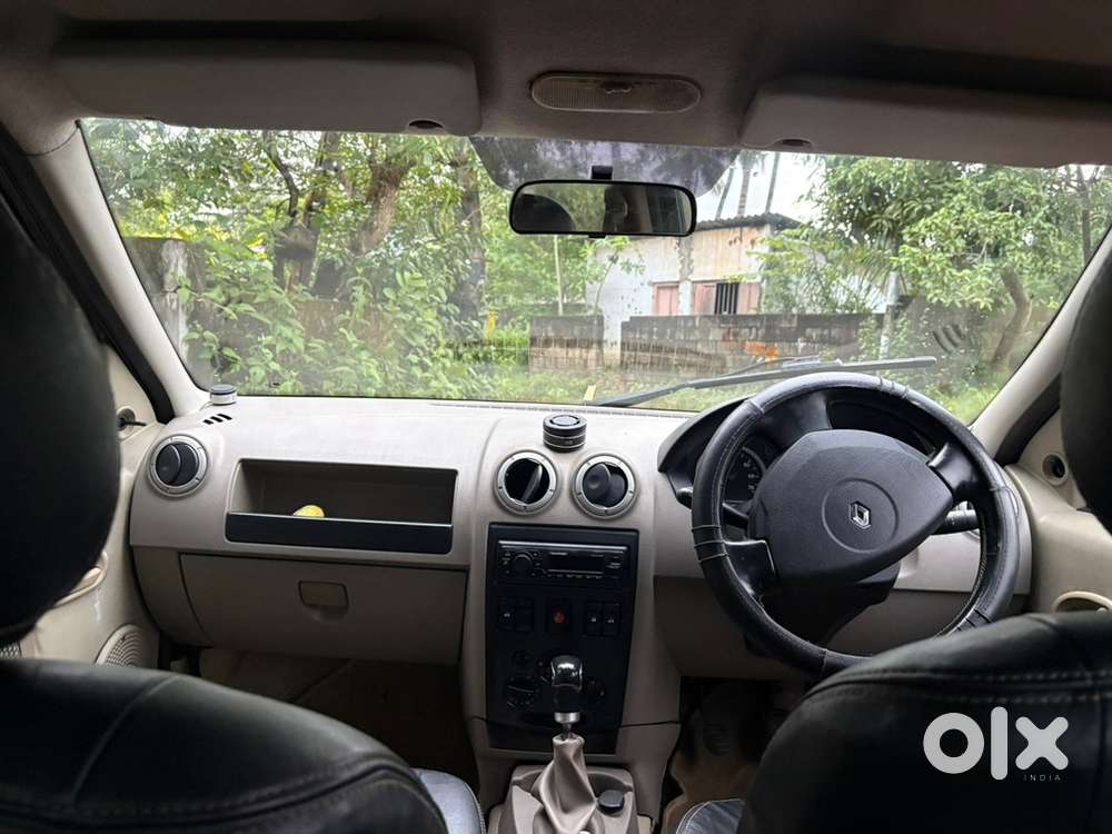 Mahindra Logan Petrol 2011
