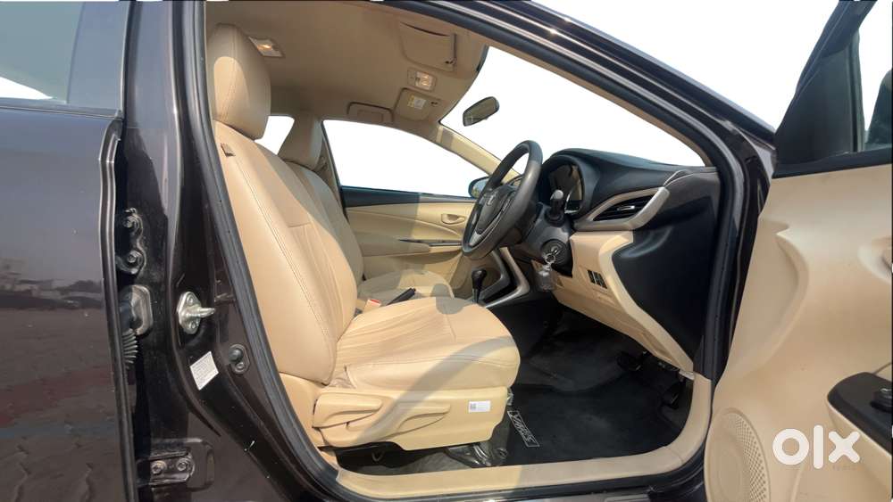 Toyota Yaris J Cvt, 2019, Petrol