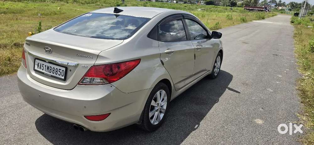 Hyundai Verna 1.6 Crdi 2011 Manual