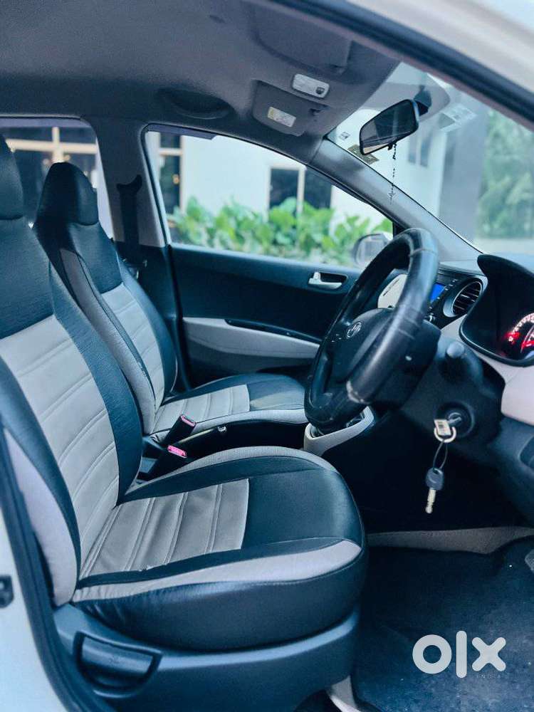 Hyundai Grand I10 Sportz, 2016, Petrol
