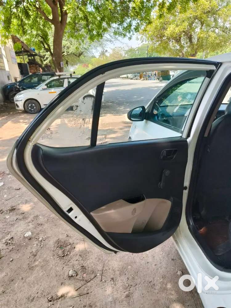 Hyundai Xcent 2016 Base_cng