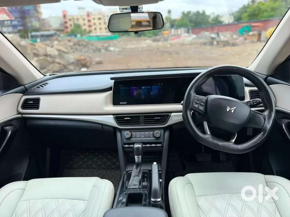 Mahindra Xuv700 2.0 Ax 5 Petrol At Str, 2022, Petrol