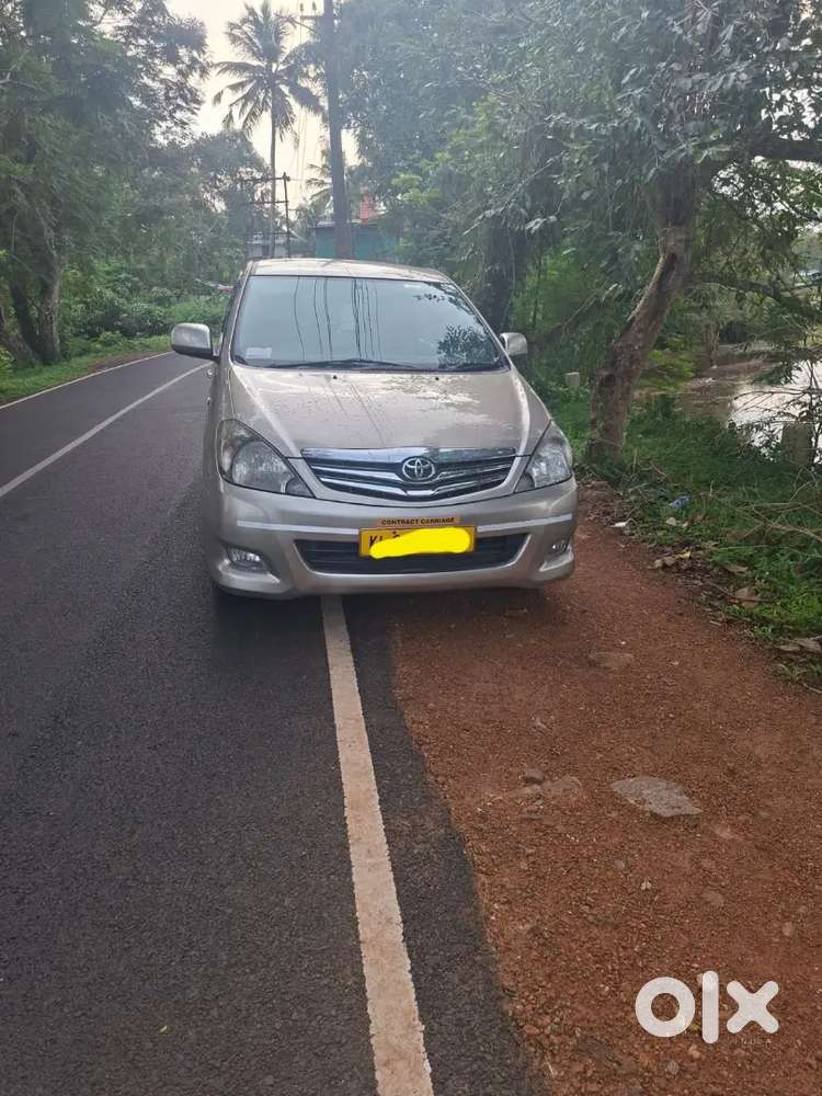 Toyota Innova 2010