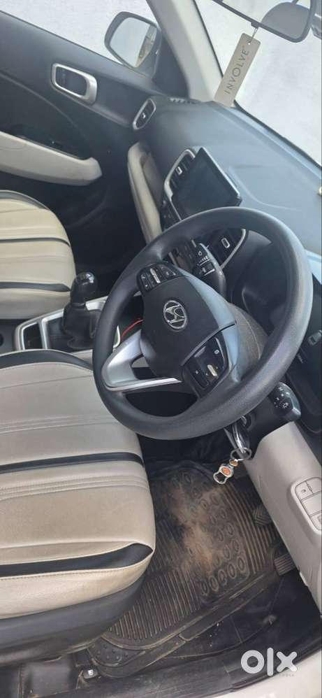 Hyundai Venue 2023 Petrol Well Maintained