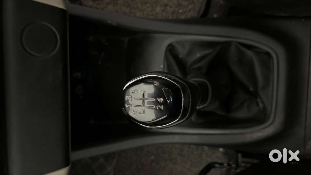 Renault Triber Rxt, 2024, Petrol