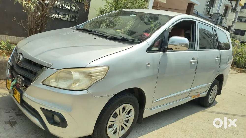 Toyota Innova 2.5 G 2014