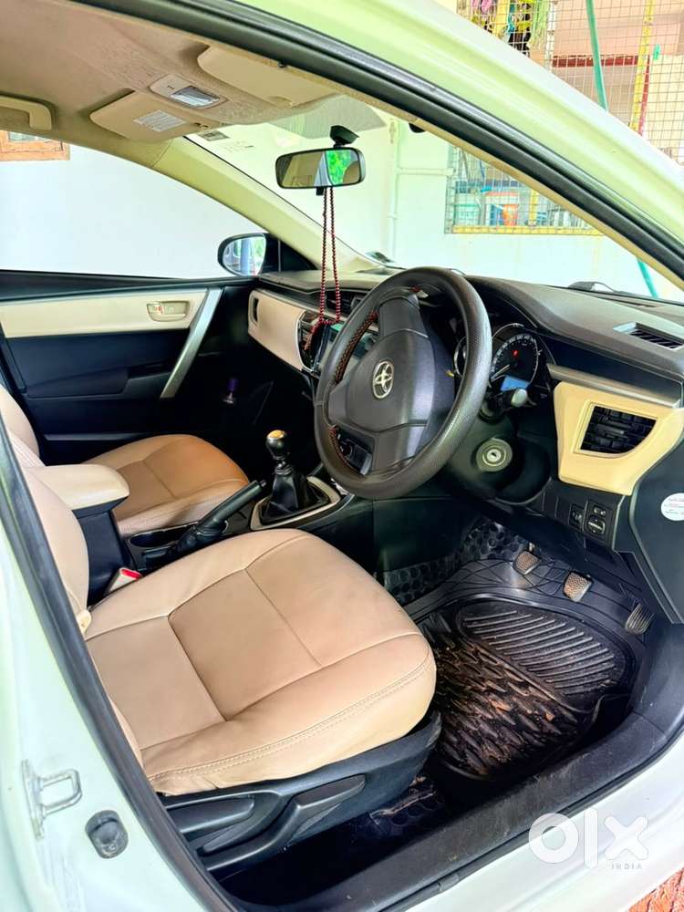 Toyota Corolla Altis J 2016