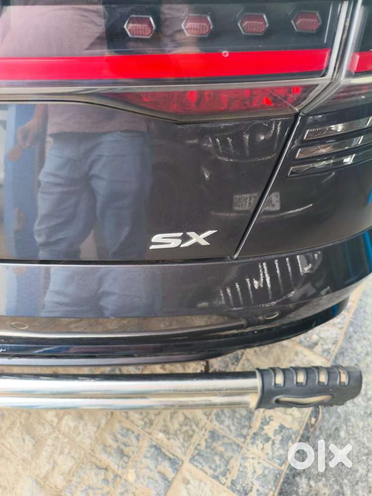 Hyundai Verna 1.5 Sx (o) Petrol Mt, 2023, Petrol