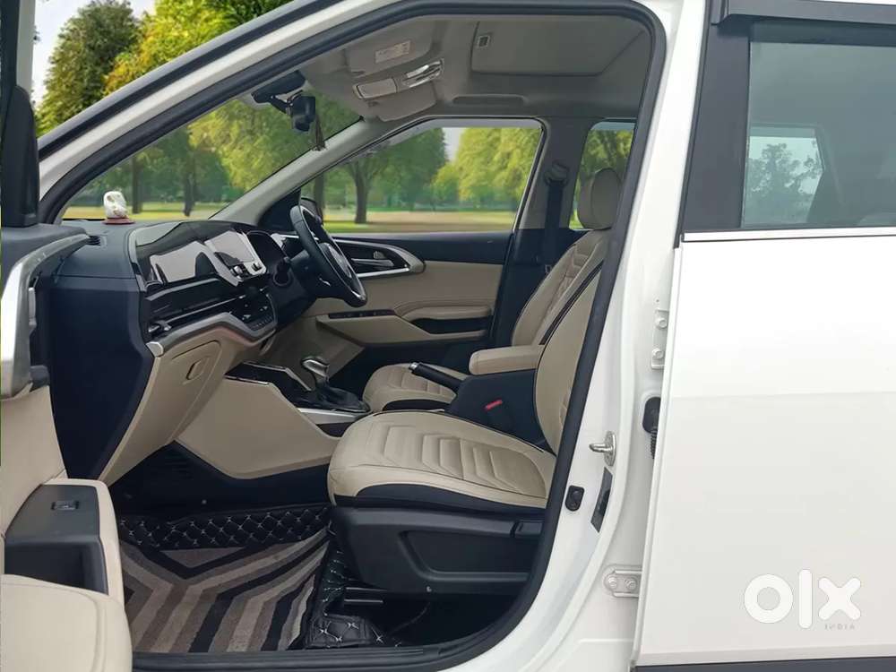 Kia Carens Luxury (o)1.5 Turbo Petrol Dct 7 Str, 2023, Petrol