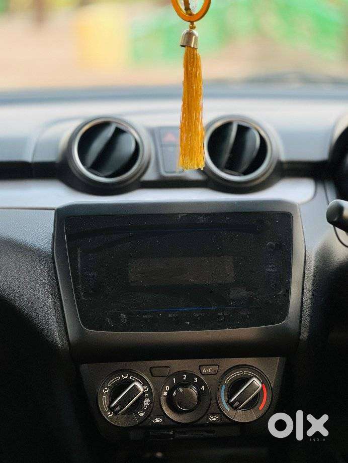 Maruti Suzuki Swift Vxi + Manual, 2022, Petrol