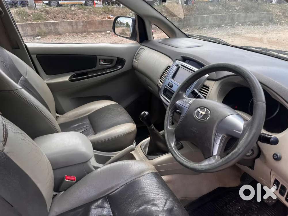 Toyota Innova 2.5 Zx Diesel 7 Seater Bsiii, 2014, Diesel