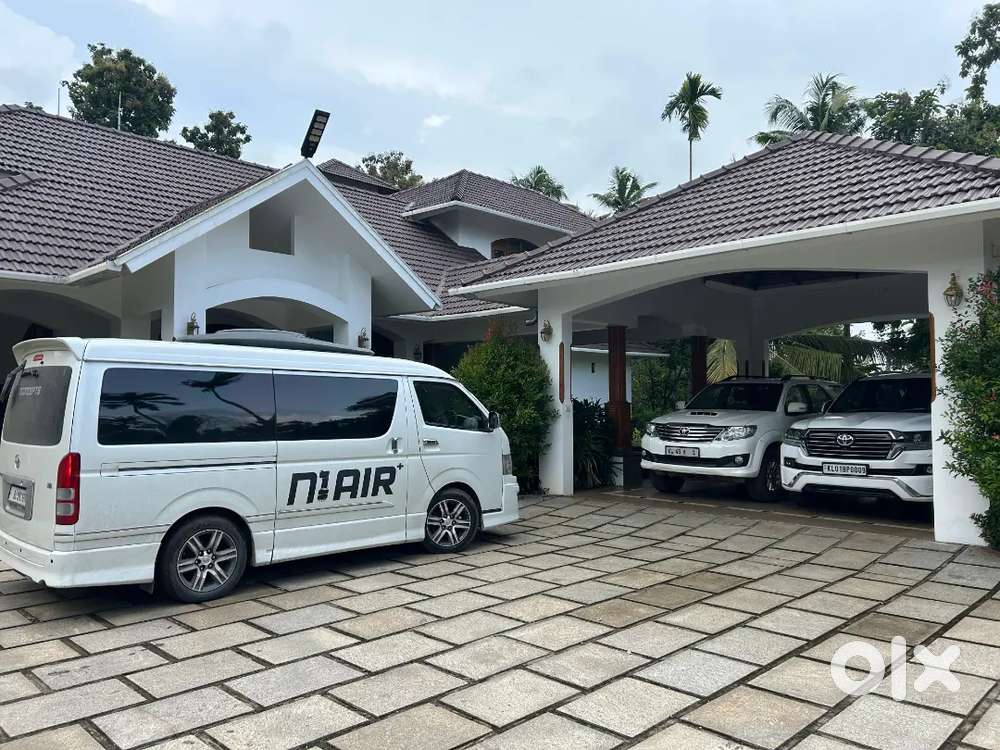 Toyota Hiace Ventury Petrol 2.7 2013