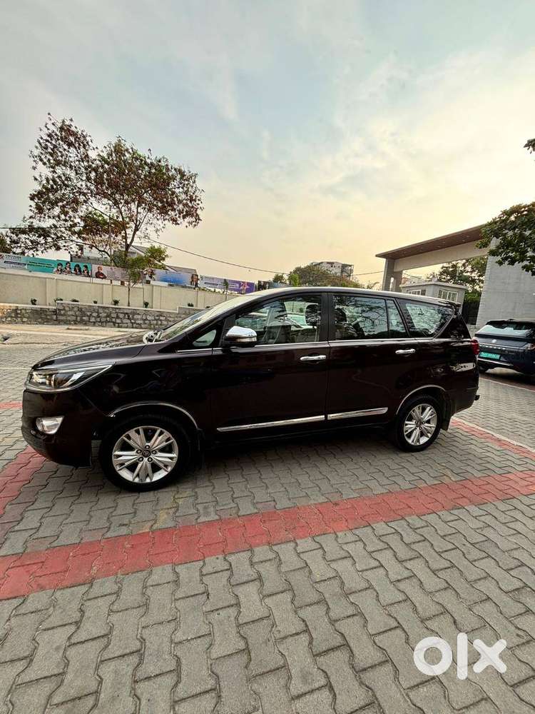 Toyota Innova Crysta 2016 Diesel Well Maintained