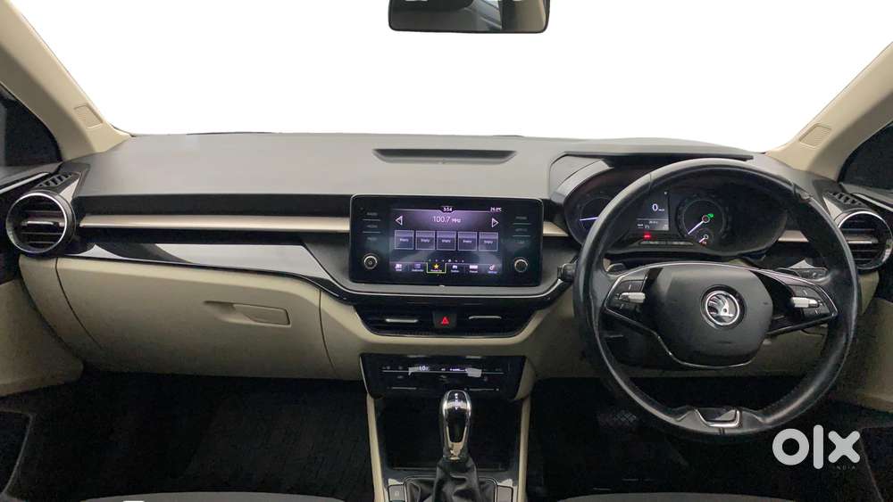Skoda Slavia 1.0 Ambition Tsi At, 2022, Petrol