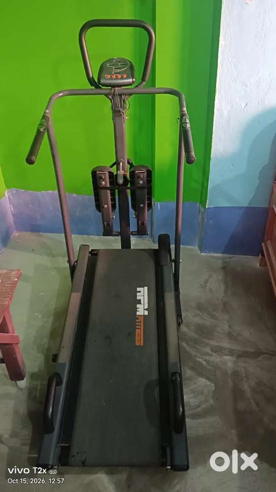 Manual treadmill