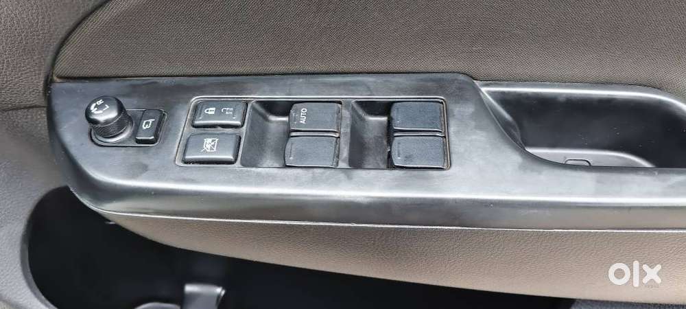 Maruti Suzuki Swift Vxi Abs Bsiv, 2015, Petrol