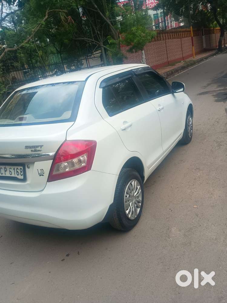Maruti Suzuki Dzire 1.2 Lxi, 2016, Petrol