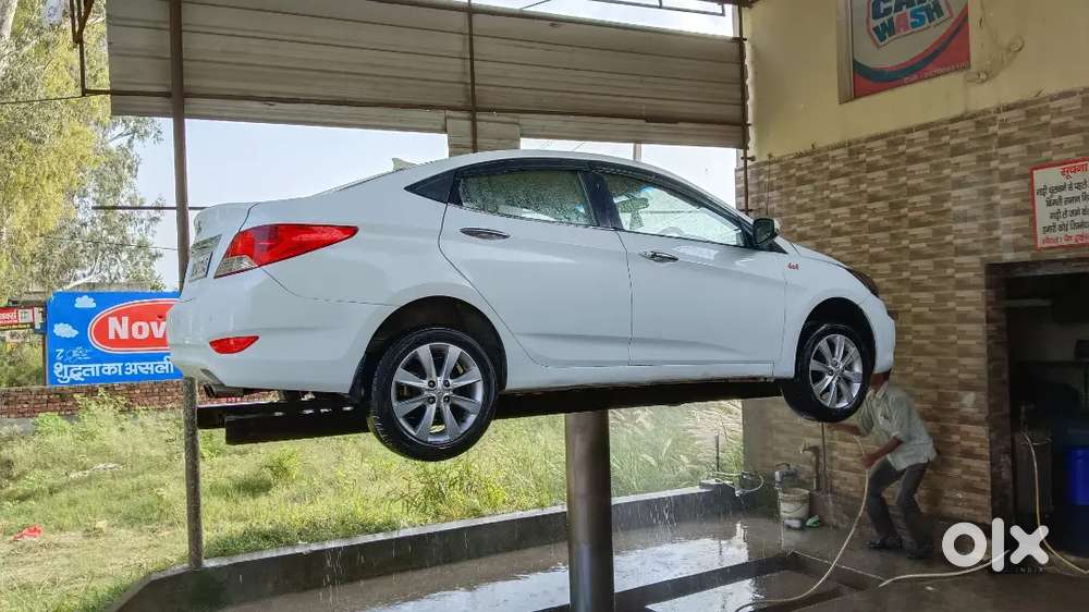 Hyundai Fluidic Verna 2012