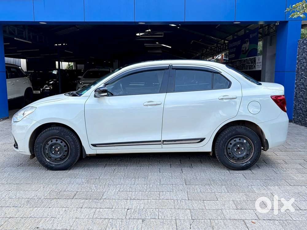 Maruti Suzuki Dzire Vxi Ags, 2021, Petrol