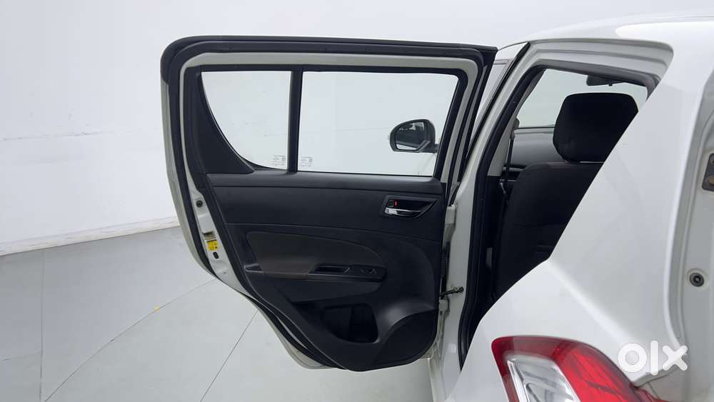 Maruti Suzuki Swift Vxi Optional, 2017, Petrol