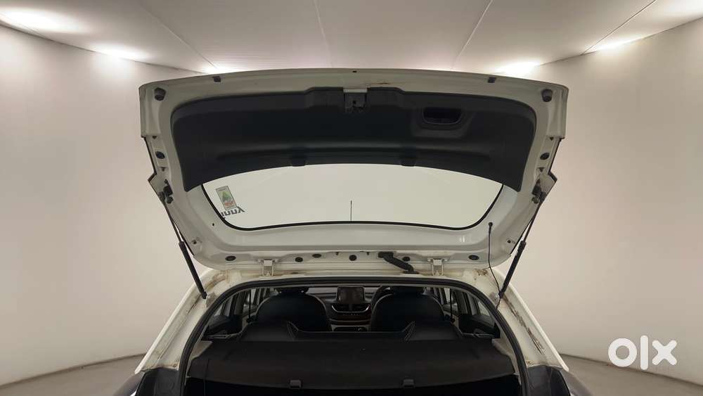 Tata Altroz 1.2 Xm Plus, 2022, Petrol