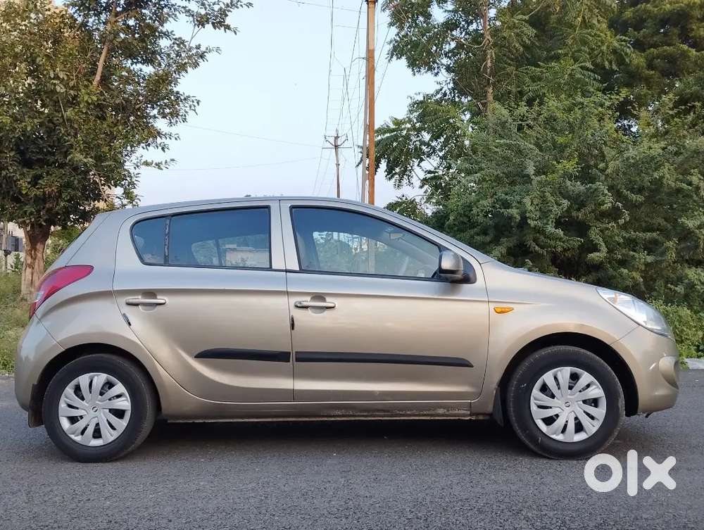 Hyundai I20 2010 Cng & Hybrids 98000 Km Driven